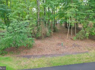 14 Holly Ln, Ocean View, DE 19970