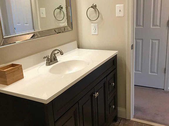 4th image of 1139 Pin Oak Dr