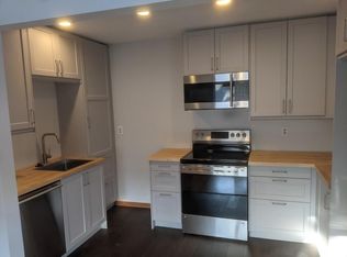 1987 Brewster St, Saint Paul, MN 55108