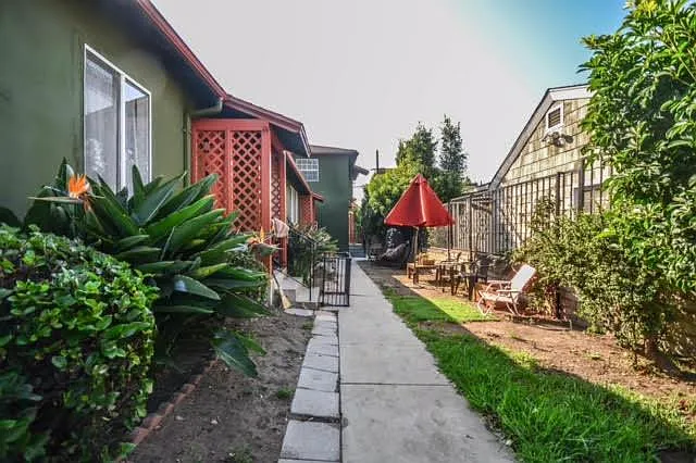 1112 Ocean Park Blvd #D — Photo 12