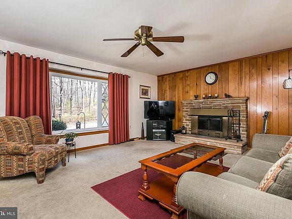 4th image of 4105 Autumn Dr