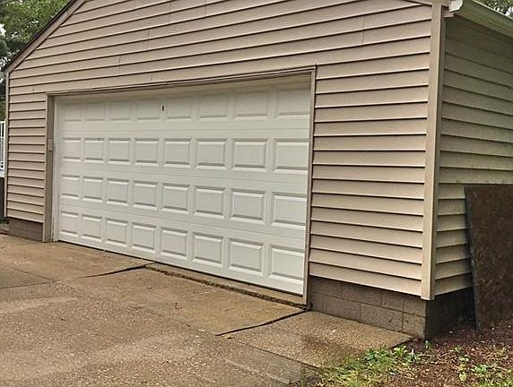 4th image of 3310 Lloyd St