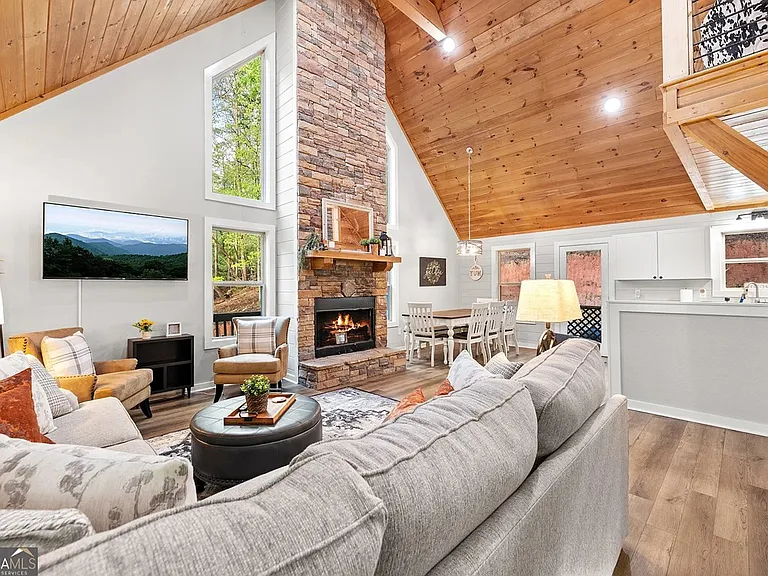 17 Vista Chalet Dr — Photo 4