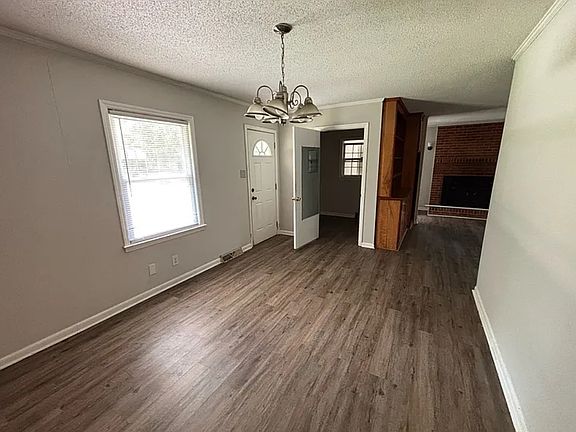 4th image of 106 Oakmont Ave
