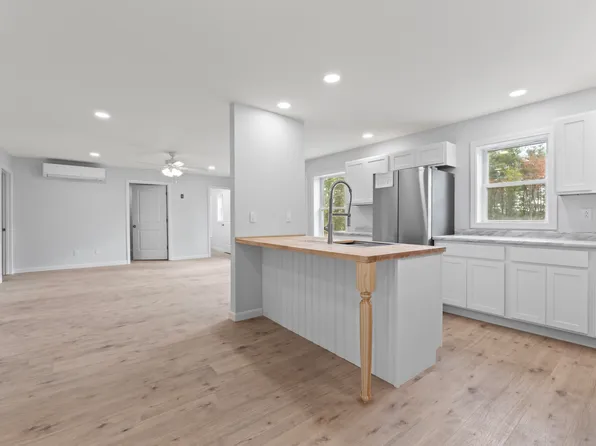 26 Orchard Street, Gardiner, ME 04345