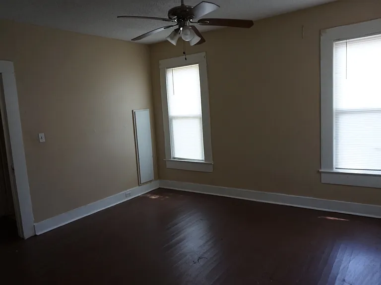 1621 Linden Ave — Photo 6