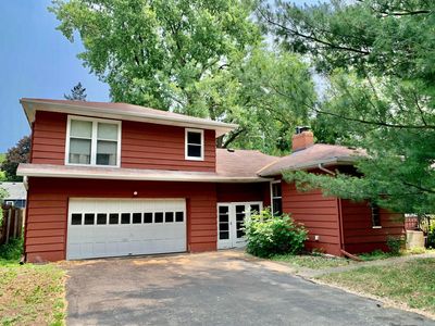 2206 Midlothian Rd, Roseville, MN, 55113