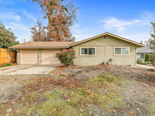 317 Highland Dr, Medford, OR 97504