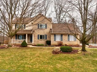 6350 Waldon Woods Dr, Clarkston, MI 48346