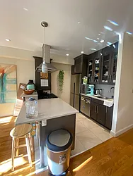 Rented by R New York