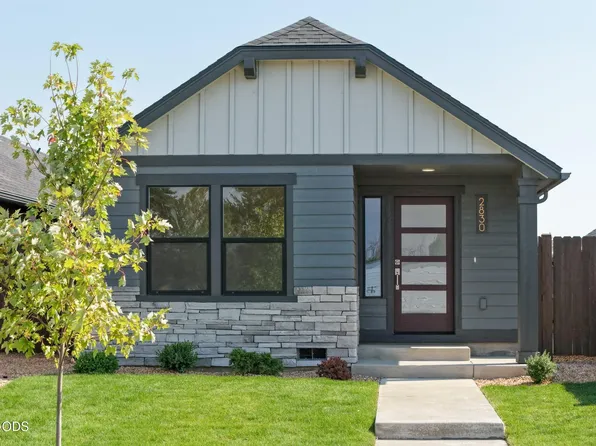 2830 NW Sterling Dr, Redmond, OR 97756