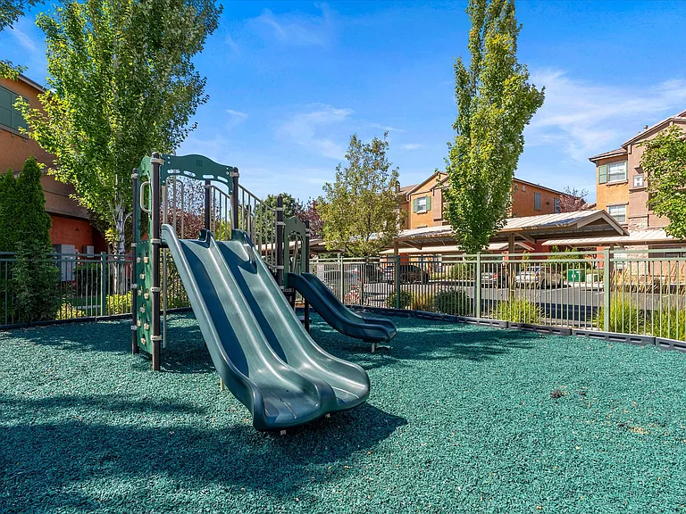 The View Apartments — Photo 121