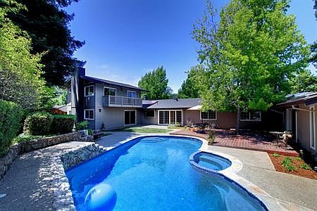 2nd image of 89 Brookfield Dr