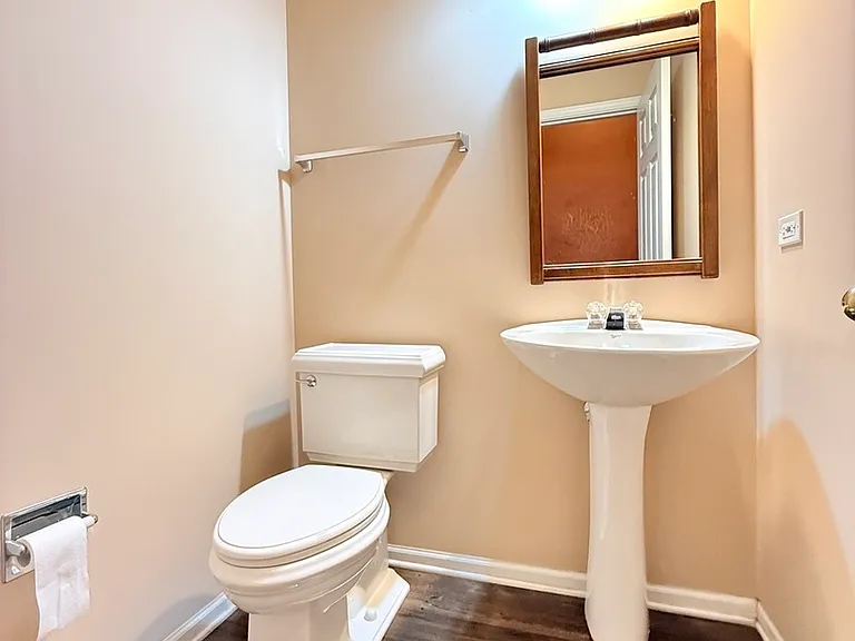2307 Stoughton Dr — Photo 10
