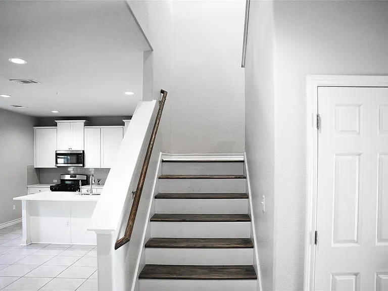 341 Mary Max Cir — Photo 4