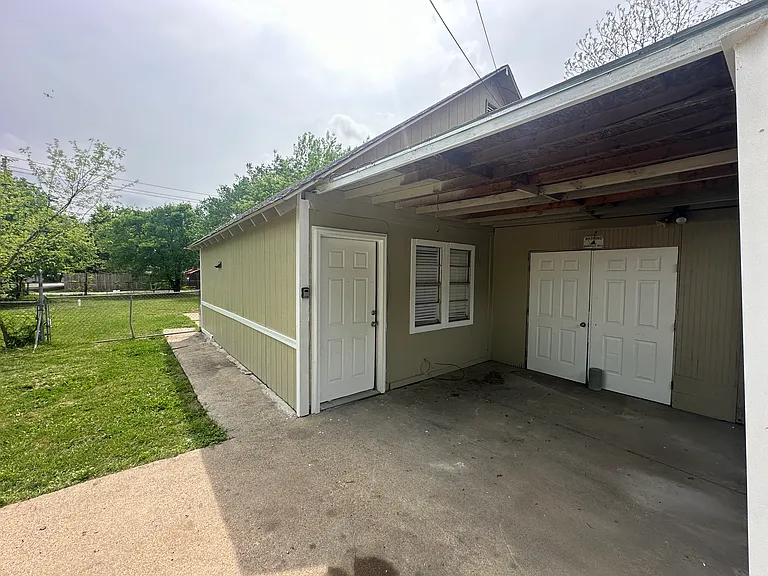 2101 Fort Worth St #B — Photo 9