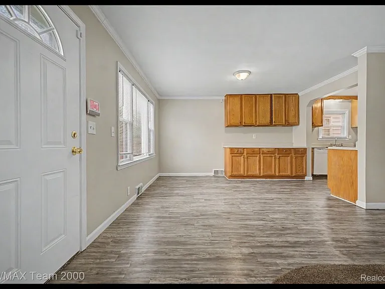 5635 Westpoint St — Photo 11