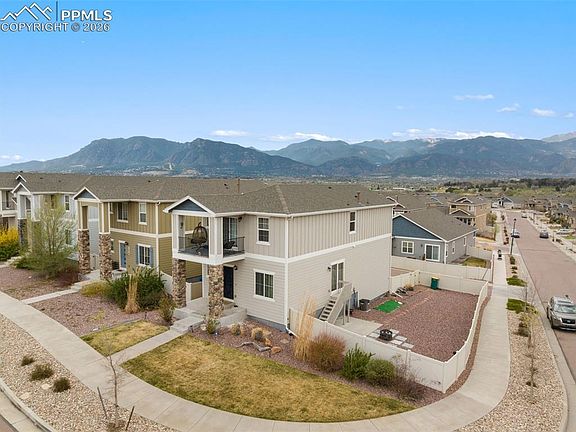 2nd image of 1226 Antrim Loop