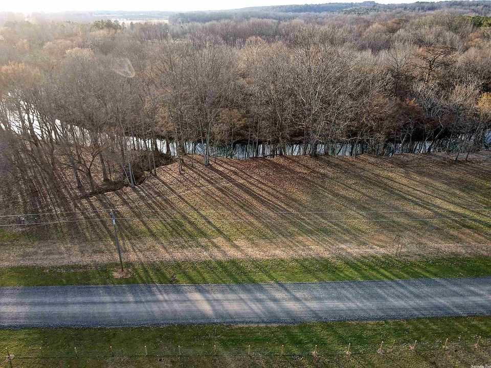 2nd image of 18 Sunshine Ln