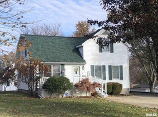 209 E Cypress St, Elmwood, IL 61529