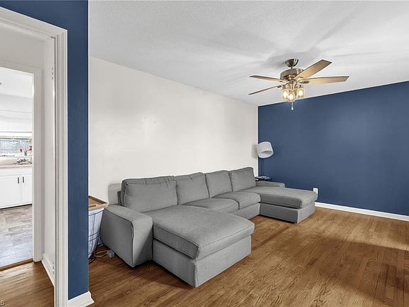5th image of 1402 Wayside Dr