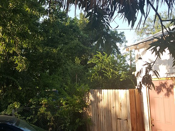 2nd image of 3182 Bickley St