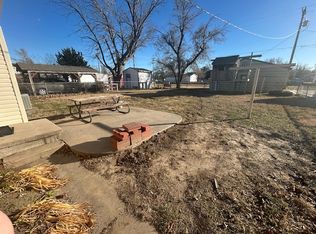 1319 E 10th Ave, Hutchinson, KS 67501