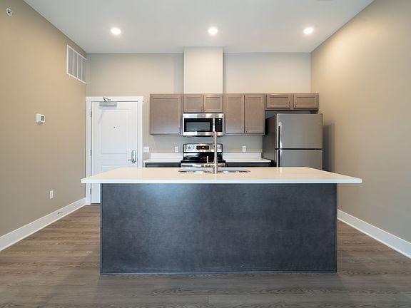 3-web-or-mls-3440-chicago-dr_12092024