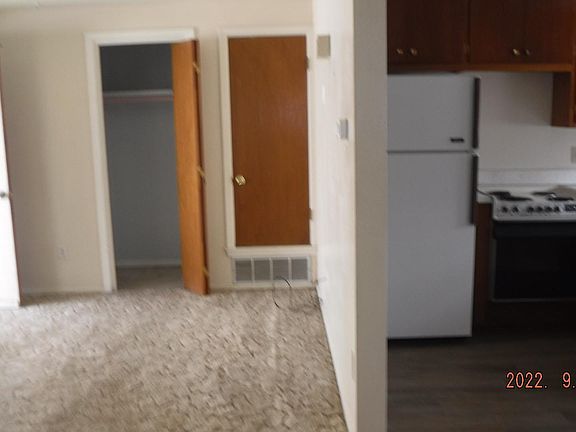 4th image of 108 W 13th St #B