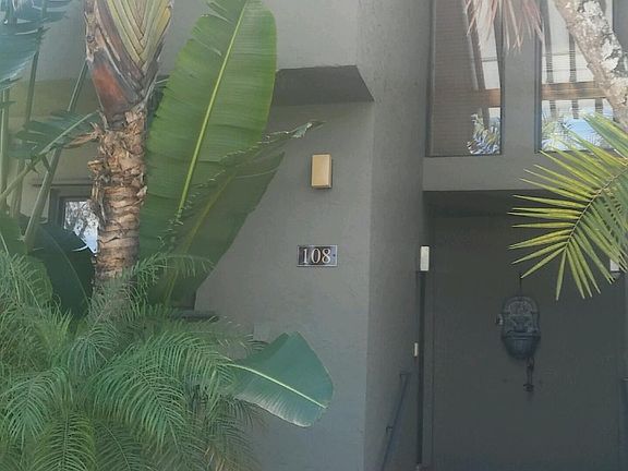 3rd image of 1000 NW North River Dr #8