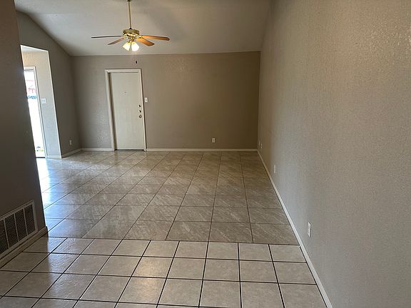 4th image of 1604 Van Zanten Dr #B