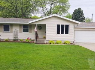 1112 Spooner St, Storm Lake, IA 50588