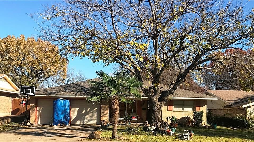 1st image of 1022 SE 2nd St