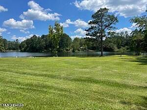3rd image of 16417 E Lake Dr