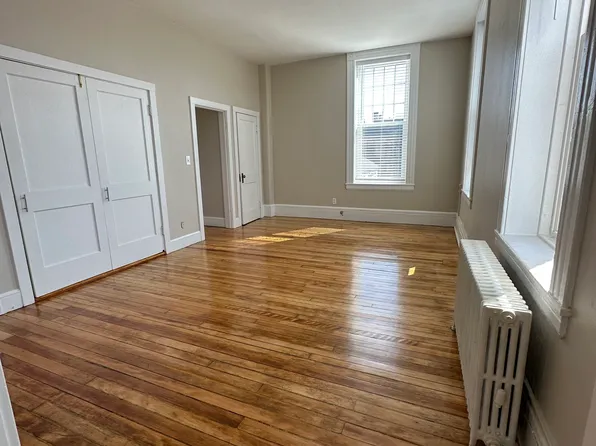 60 Hopedale St #5, Hopedale, MA 01747