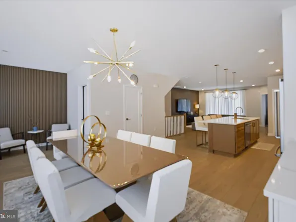 43521 Moorefield Blvd, Ashburn, VA 20148