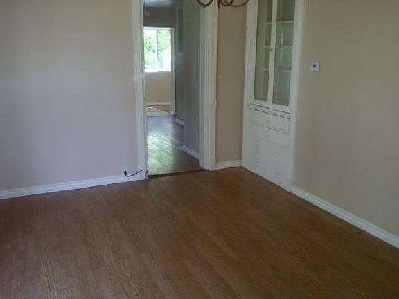 2nd image of 128 Hawley St APT 1L
