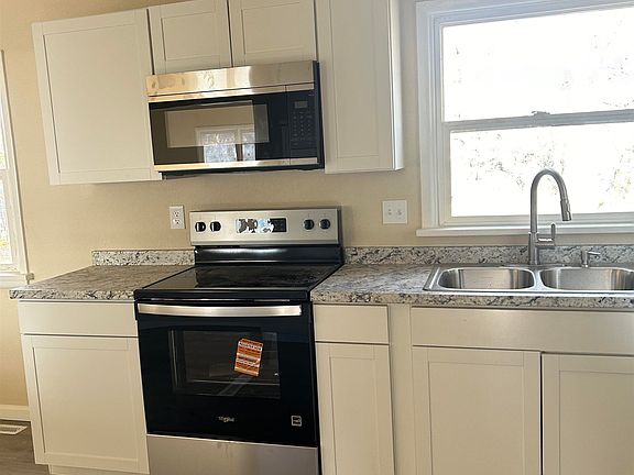 5th image of 320 E Highland Dr