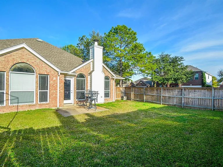 4914 Surrey Park Cir — Photo 33
