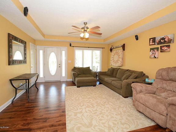 3rd image of 400 Orchard Brook Dr