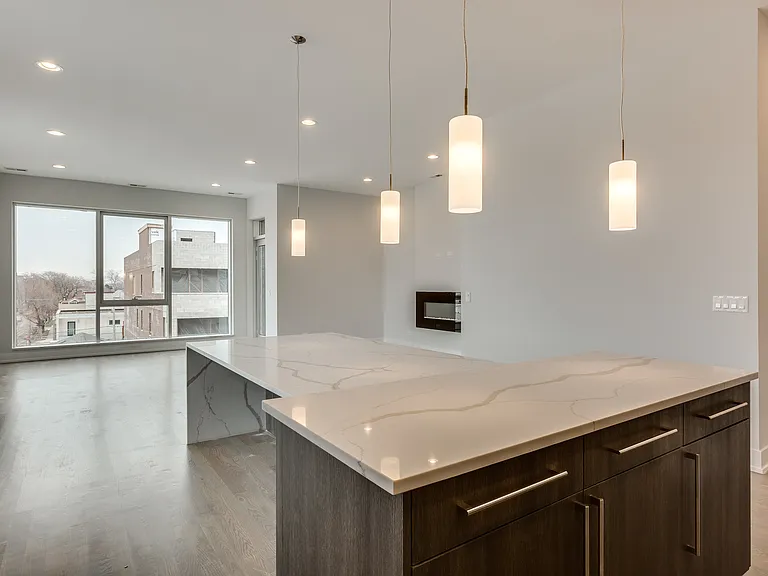 2805 W Cortland St #2 — Photo 4