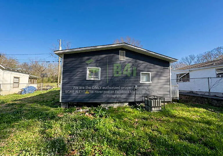 204 E Crovat St — Photo 17