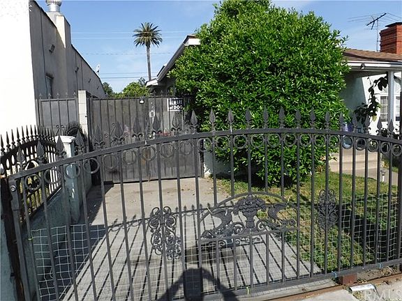 4th image of 2715 Fashion Ave
