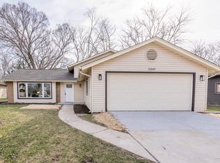 22607 Mission Dr, Richton Park, IL