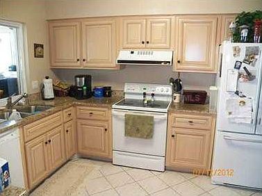 3rd image of 445 Belvedere Ct