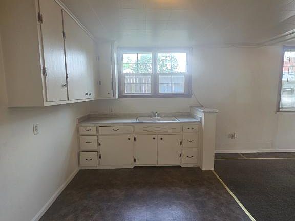 3rd image of 383 W 12th St APT 1