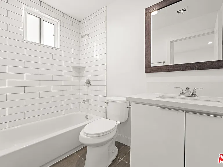 603 W 41st Pl — Photo 16