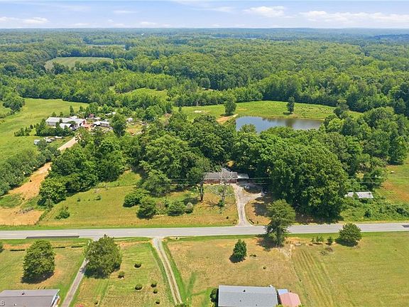 3rd image of 5009 Mill Creek Rd