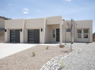 62 Cadena Loop, Los Alamos, NM 87544