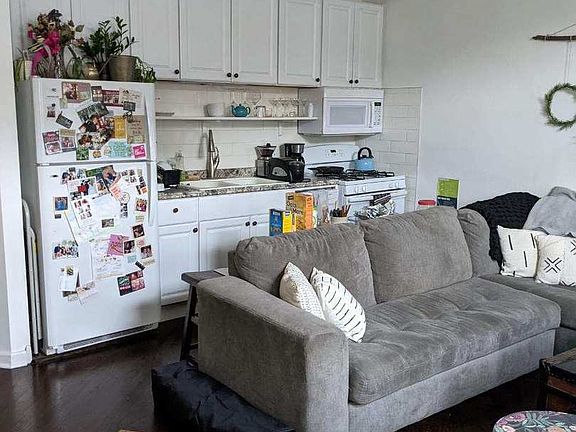 3rd image of 2022 W McLean Ave APT 1F
